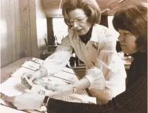  ?? LAUREL LEADER/BALTIMORE SUN MEDIA GROUP ?? Karen Yengich, right, seen here with then editor Getrude Poe, covered the story of Patrick Clifford’s disappeara­nce for the News Leader.