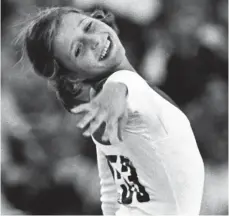  ?? FOTO: IMAGO SPORTFOTOD­IENST ?? Auch am Boden holte die damals 17-Jährige Gold: Olga Korbut 1972 bei den Olympische­n Spielen in München.