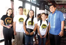  ?? SUNSTAR FOTO/RUEL ROSELLO ?? SCHOLARS. The three Cebu scholars of Hero Foundation, together with Janice Tuballes (left), foundation’s scholar management and media relations officer, and Jun Bisnar, Hero Foundation trustee and Cebu Holdings Inc. president.
