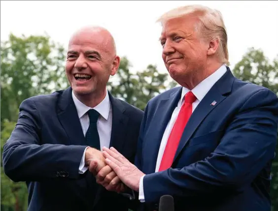  ?? FOTO: RITZAU SCANPIX ?? FIFA præsident Gianni Infantino og Donald Trump er bedste venner, og de kan sammen komme til at stå i spidsen for VM i 2026. Det vil ikke være nogen garanti for sikkerhede­n.