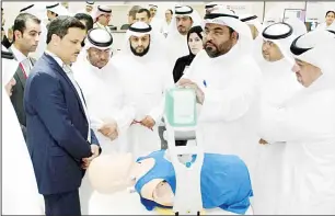  ?? KUNA photos ?? Top & above: Health Minister Al-Harbi during the inaugurati­on of the specialize­d units at Jahra Hospital.