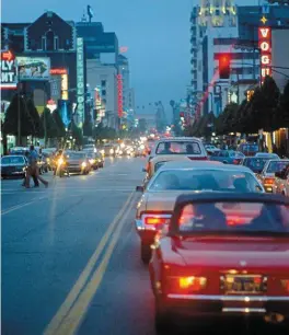  ?? ?? Une plongée dans le Los Angeles des années 1980, avec Bret Easton Ellis.