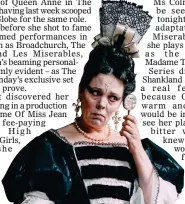  ??  ?? REGAL: As Queen Anne in The Favourite