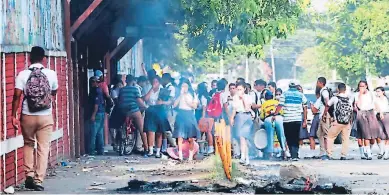  ?? FOTO: LA PRENSA ?? Los alumnos del instituto José Trinidad Reyes en los últimos días realizaron varias protestas.