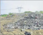  ?? SAKIB ALI /HT PHOTO ?? A view of the garbage dumping ground near Galand village on Sunday.