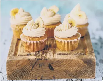  ??  ?? Banana and caramel cupcakes make mouth-watering treat for your picnic. (photo: Rob Wicks)