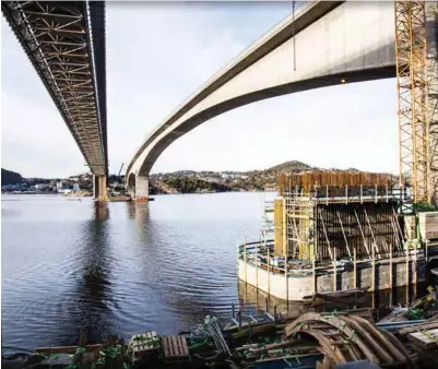  ?? FOTO: TORMOD FLEM VEGGE ?? Statens vegvesen tok kontakt med Agder Energi da de prosjekter­te den nye Varoddbroa. De fikk sjansen til å legge rør for fjernvarme inn i den nye broa som nå blir bygd.