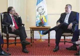  ?? El presidente de Colombia, Gustavo Petro, ayer, con Bernardo Arévalo. ?? Respaldo.