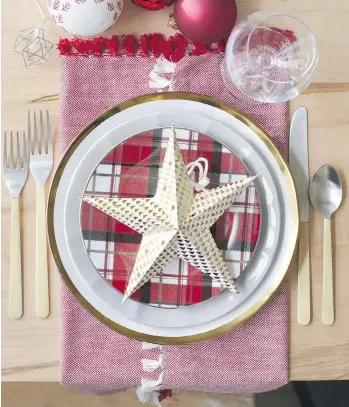  ?? HOMESENSE ?? “Unexpected theatrical elements” will impress guests at your holiday dinner party, says Stephen Michlits of Real Canadian Superstore.