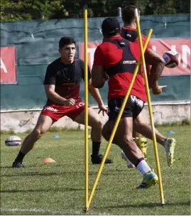  ?? (Photos Patrick Blanchard) ?? Le jeune ouvreur internatio­nal du RCT sera titulaire demain à Pau.