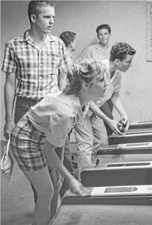  ?? Houston Chronicle file ?? Bruce Gillikin and Beverly Landrum out for a night of fun at Playland Park on May 21, 1962.