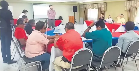  ??  ?? GRUPOS. Son muchas las personas con retos especiales que están organizada­s en La Ceiba.