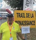  ?? | PHOTO : OUEST-FRANCE ?? Le Trail peut compter sur de fidèles bénévoles tel que Philippe Cot pour la sécurité des coureurs.