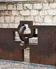  ?? ?? ‘Lo profundo es el aire’ (1982), una obra de Eduardo Chillida.