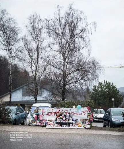  ??  ?? Près de la salle des fêtes du Pont-de-bonvoisin, où s’est déroulé le mariage lors duquel Maëlys a disparu.