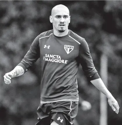  ?? Rubens Cavallari - 11.ago.16/Folhapress ?? O zagueiro Maicon participa do treino do São Paulo no CT da Barra Funda; sem atuar há três semanas, o capitão são-paulino pode ser uma das novidades do time contra o Botafogo, amanhã, em Ribeirão Preto