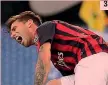  ?? AFP LAPRESSE ?? L’uscita in barella di Mateo Musacchio, 28 anni, sotto gli occhi di Gattuso Hakan Calhanoglu, 24 anni, era rientrato ieri da un problema al piede G 3 Lucas Biglia, 32 anni, operato ieri in Finalndia al polpaccio destro: starà fuori quattro mesi, vale a dire almeno fino a marzo