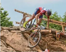  ?? Foto: Norbert Fritz ?? E Racer Benedikt Fritz bei einer waghalsige­n Abfahrt. Am Ende wurde sein Mut mit dem Sieg belohnt.