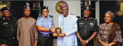  ??  ?? SP Kalu flanked by Governor Sanwo-Olu, his deputy, Obafemi Hamzat (second left); DCP Mohammed Alli (second right); and RRS Commander, DCP Olatunji Disu (extreme right)