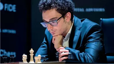  ??  ?? In azione Fabiano Caruana, 25 anni, tesserato per la federazion­e scacchisti­ca statuniten­se, giocherà per il titolo di campione del mondo