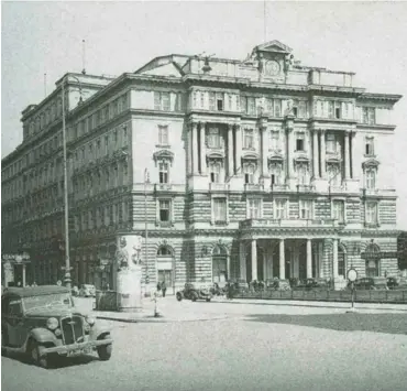 ?? Foto aus dem Buch/Bildarchiv Austria ?? Das Hotel Métropole, Sitz der Gestapo in Wien