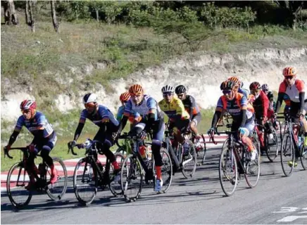  ??  ?? PELOTÓN. 300 ciclistas estarán en el ‘Gran Fondo Erickbike Saitel 2018’, que se desarrolla este domingo 30 de diciembre.