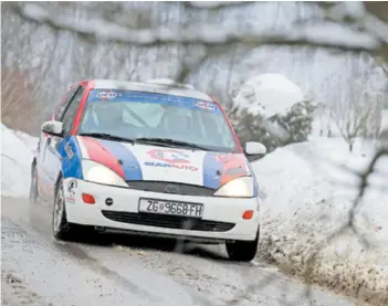  ??  ?? Gorana Hunić i Zoran Krajačić u Ford Focusu zauzeli su 34. mjesto na reliju u Kumrovcu