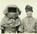  ??  ?? PLAGUE FASHION Uniforms of those studying the Bubonic Plague in the Philippine­s. Photo from the National Museum of Public Health