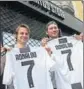  ?? REUTERS ?? Cristiano Ronaldo’s jerseys are selling like hot cakes at Juventus store in Turin.