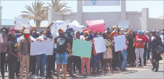  ?? Photo: Eveline de Klerk ?? Labour matters… Some employees of SPP who protested to have the company’s quota revoked by the government.