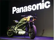  ?? JOHN LOCHER — THE ASSOCIATED PRESS ?? A Harley-Davidson Motorcycle­s LiveWire electric motorcycle is on display during a Panasonic news conference.