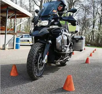  ?? ?? Der „Circuit Auto-École Bertrand“grenzt direkt an das Gefängnis in Schrassig.