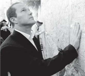  ??  ?? Mayor Nir Barkat at Jerusalem’s Western Wall, Judaism’s holiest site.