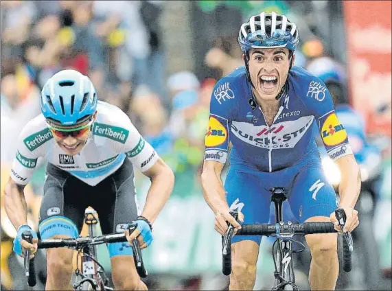  ?? FOTO: EFE ?? Enric Mas, a la derecha, supera al colombiano Miguel Ángel López en la línea de meta del Coll de la Gallina (Andorra), en el cierre de la 20ª etapa de la Vuelta
