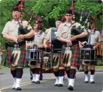  ??  ?? The Philadelph­ia Police & Fire Pipes & Drum