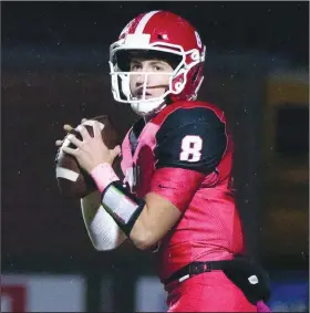  ?? (Arkansas Democrat Gazette/Justin Cunningham) ?? Quarterbac­k Tyler Gee, who has thrown seven touchdown passes in three games this season, will lead No. 5 Cabot against Little Rock Catholic tonight.