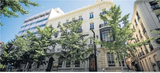  ?? REPORTAJE GRÁFICO: ANTONIO L. JUÁREZ / PHOTOGRAPH­ERSSPORTS ?? El edificio está en el número 14 de la calle, cerca del antiguo Banco de España.