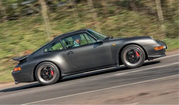  ?? ?? Above Tipler gets behind the wheel of Ian’s Roock-built 993
Below Bespoke 3.8litre flat-six packs an Rs-beating 305bhp