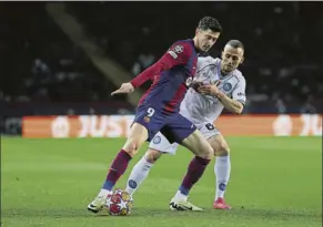  ?? FOTO: GETTY ?? Lobotka, en el partido de Champions League entre el Barça y el Nápoles