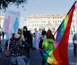  ??  ?? Des associatio­ns ont célébré place Garibaldi à Nice la Journée internatio­nale de la visibilité des personnes trans.