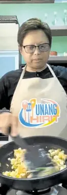  ??  ?? Journalist Arnold Clavio, who worked at fast-food chains during his university years, shares recipes for home cooks on his Instagram Stories.