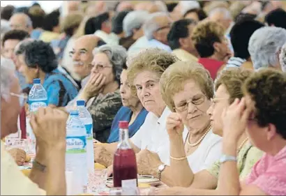  ?? AGUSTÍ ENSESA / ARCHIVO ?? Más negociació­n Los siete grupos que participan en el pacto de Toledo han de revisar una veintena de recomendac­iones; sólo han consensuad­o dos