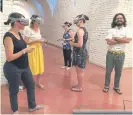  ??  ?? People enjoy ancient Rome on VR goggles.