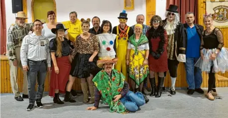  ?? Foto: Lenbach Swingers ?? Auch im Fasching waren die Lenbach Swingers aktiv. In Faschingsk­ostümen machte der Clubabend besonders viel Spaß.