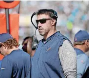 ?? [AP PHOTO] ?? Houston Texans defensive coordinato­r Mike Vrabel has interviewe­d for the Tennessee Titans head coaching position.