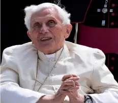  ?? DR ?? Ratzinger tem infecção no rosto