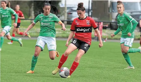  ?? | PHOTO : GAËLLE GERMAIN ?? Agathe Donnary et Guingamp ont donné le bâton pour se faire battre.