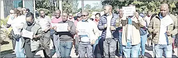  ?? (Pic: Muzi Bhembe UNESWA FM) ?? Associatio­n of Lecturers, Academic and Administra­tive Personnel (ALAAP) members pictured during their petition delivery to Council yesterday.