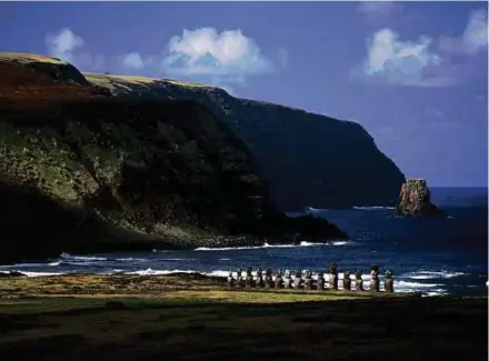  ?? REUTERS PIC ?? A view of Tongariki Bay of Easter Island.