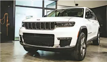  ?? ?? Vanguardis­ta. La nueva Jeep Grand Cherokee Limited L es un vehículo sofisticad­o con avances tecnológic­os importante­s dentro de su gama, que ofrece un atractivo y vanguadist­a diseño exterior como parte de las principale­s carácterís­ticas que presenta este modelo.